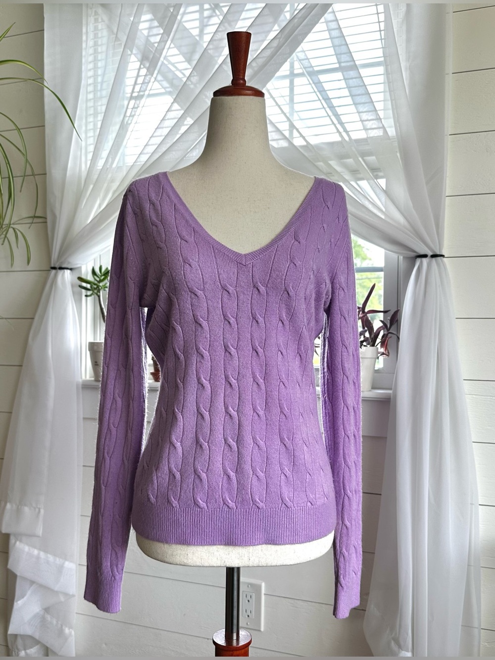 New York & Company Lavender V-Neck Cable-Knit Sweater Size Medium